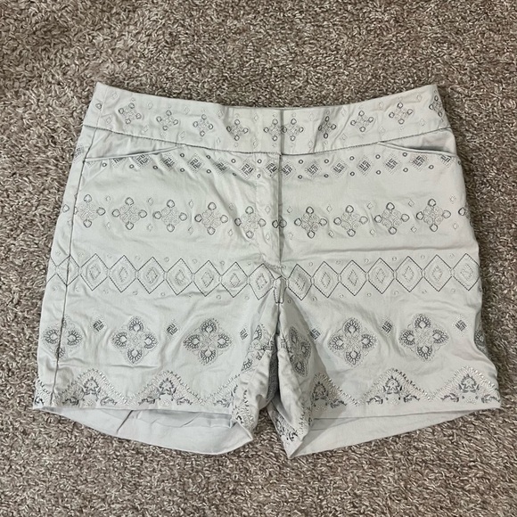 grey patterned shorts - Picture 1 of 3